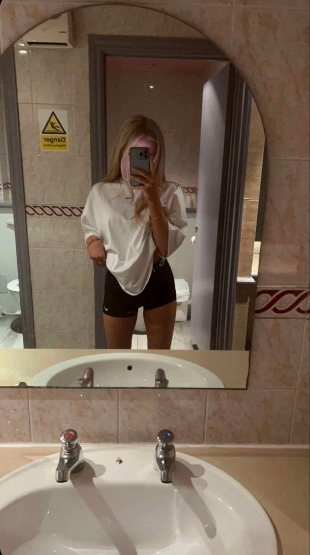 LarissaJlia4's profile picture. taking things one day at a time