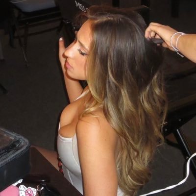 distantloves's profile picture. 