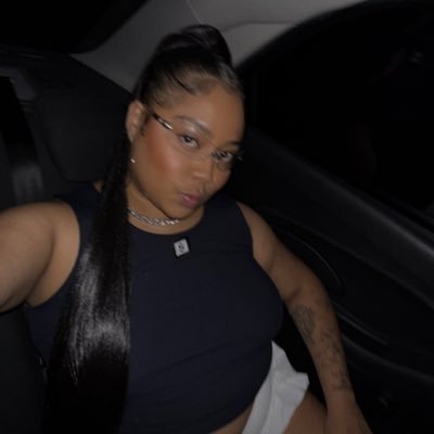 iraquianamopaz's profile picture. dj e muito fofoqueira | insta: bonekinhairaquiana