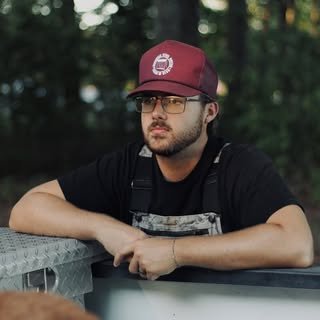 kenny_whitmire_'s profile picture. Show your peepaw my music
"I Gave Her The Moon" available everywhere now!