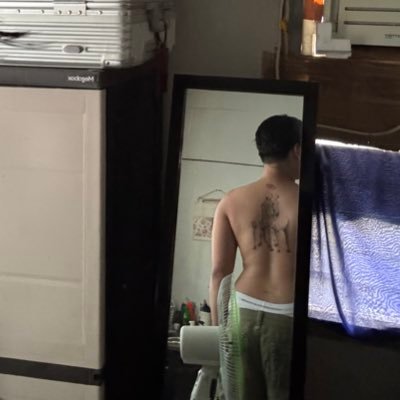 goldifox27's profile picture. Bottom