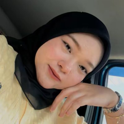 izzatienazrii's profile picture. when u can't find the sunshine, be the sunshine.