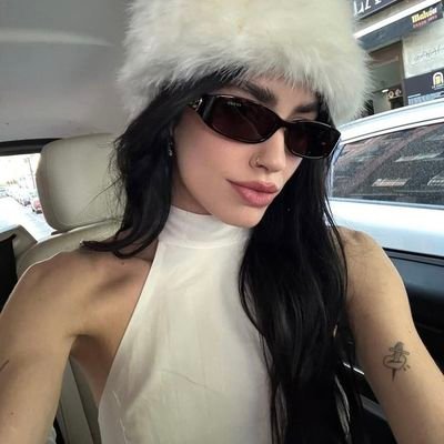 poxaakarinee's profile picture. pois ent