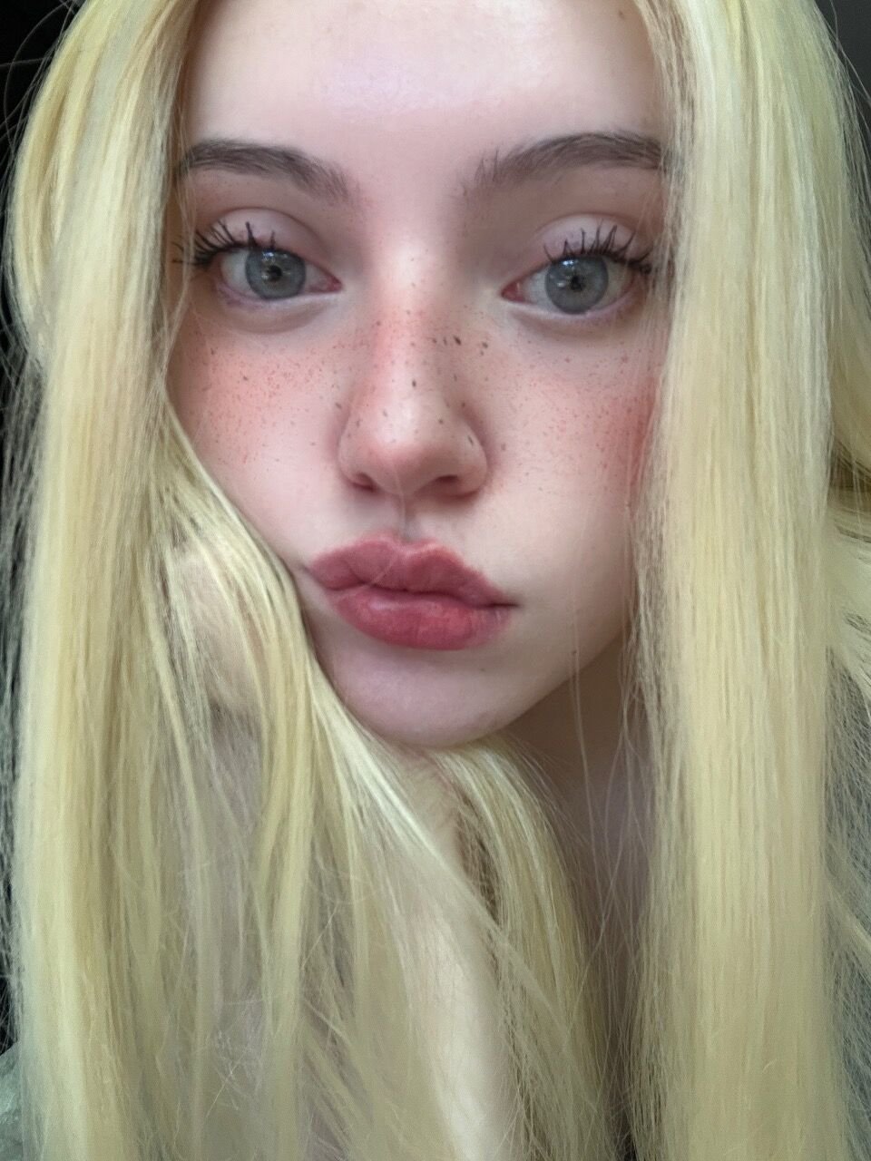 CrenshawMy46346's profile picture. sometimes my brainn freezes like i have tooo many apps open, DM mee to reboot