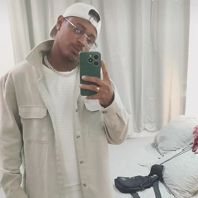 emersonf442's profile picture. 