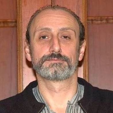 Fresn273316's profile picture. grado medio en periodismo,
grado medio en ciencias del deporte,  
jardinero en mis tiempos libres, 
padre de tres preciosos niños,
español de pura cepa.