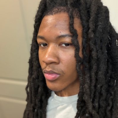 e4mmanuel's profile picture. 