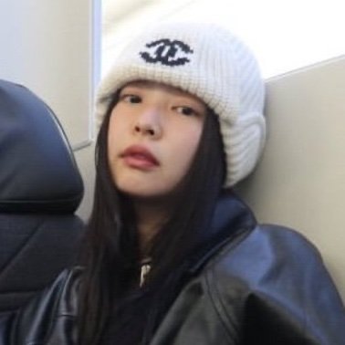 lheeslvr's profile picture. 