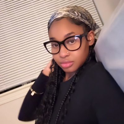 onlymariej's profile picture. an Aries runs this page 🫦