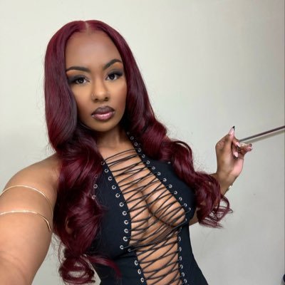 neilaajay's profile picture. ig: neilaajay    MUA💄