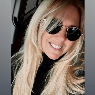 Miracle_1108's profile picture. 🐼📚☕️ sever ,Anaokulu ögretmeni👶🏼👧🏼👦🏻Utkusu tek tutkusu 👦🏻💞 Aslan burcu ♌️En büyük aşk 🇹🇷GALATASARAY ♥️💛 inancım tanrının bana inandığı kadar 🍀🙏