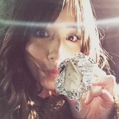 ghostwidcw's profile picture. went to a yuri studies class and ariana grande was the professor