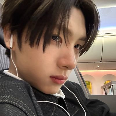 kookao3o's profile picture. si no tuiteo estoy leyendo aus