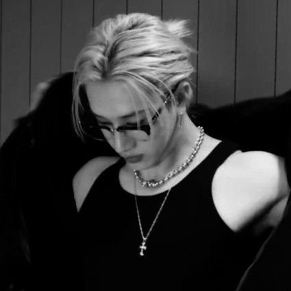 staywithan's profile picture. ✶͏  𝗌𝗄𝗓 ͏  ͏𝗂𝗇 ͏ ͏ ͏𝗆𝗒 ͏ ͏͏𝗁𝖾𝖺𝖽.  ───  she/her ✶ ͏+20𝗒