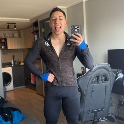 alejandr0elrey's profile picture. 🔝  Focused on doing what I love and enjoying the experience of sex, I love my body and I hope you love my platforms.
https://t.co/FGoYWrer6u