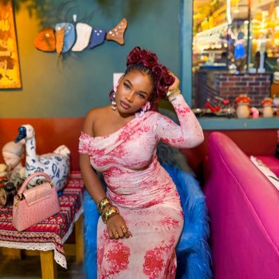 liz_busayo's profile picture. Media babe🥰 || Creative genius🔥