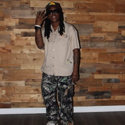 _Da_Seducer's profile picture. #LaneCollegeAlumni || Deu2e 💜💛🤪 || SC Deu2edawg12 🏳️‍🌈|| BadBoy Memba 💚🦍|| tiktok : Locd_Leo