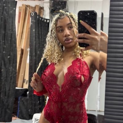 khloeamari's profile picture. Hmu ✌️naughty khloe 🔞