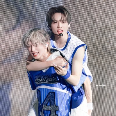 findinglele_'s profile picture. reading acc