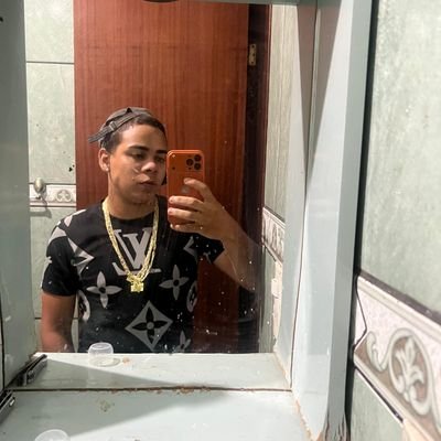 Lcsfigueiredo7's profile picture. só se vive uma vez, foda-se 💸 🇧🇷 | Alta ⚽| bodyboard 🏄🏽‍♂️ 23y @Flamengo