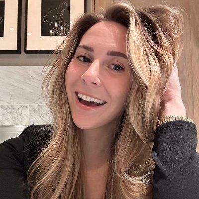 lvaro85481596's profile picture. Love often arrives unexpectedly, perhaps in the next moment. So don't suppress the tears welling up in your eyes.