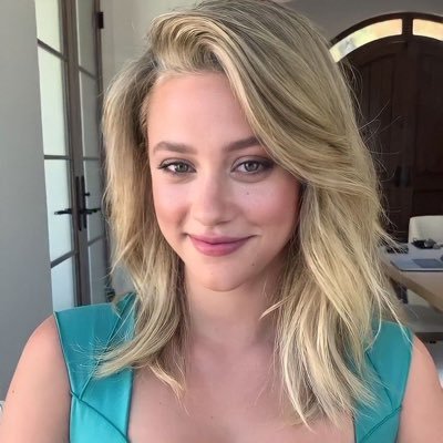 RoseMary335420's profile picture. 