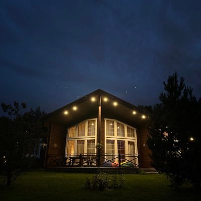 Charmingword's profile picture. 