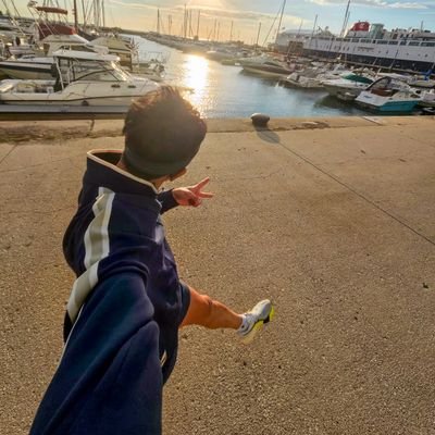 darkjangbbi's profile picture. 투자도, 러닝도, 비즈니스도… 결국은 마인드입니다.

Keep Running. Keep Growing. Keep Investing.
Consistency wins. Growth never stops.
Run fast. Think smart. Grow strong.