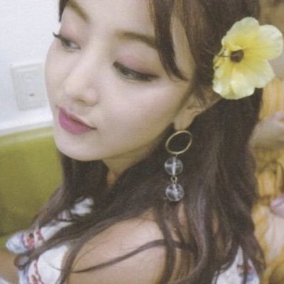 soeuncoups's profile picture. teen drama shows enthusiast probably seen yapping about kpop, a random tv show, the bengals, or hockey!! NW: ER