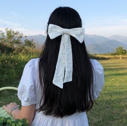 viozllin's profile picture. https://t.co/OnSQXdfy12 💭 — A small calm corner for elegant and gentle visuals 🎀 crafted with intention, meant to feel warm and pretty ✨️