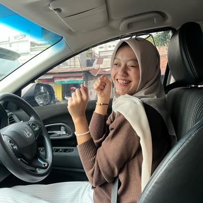 zeesyj's profile picture. 