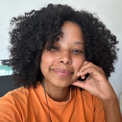 babambulua's profile picture. Empreendedora na @quetalidiomas, estudante de Jornalismo e comentarista no @Pff_Oficial, @SportyNetBrasil, OneFotball, já fui DSports. Aqui, opiniões pessoais.