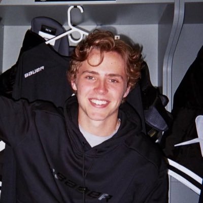 HOLLANOVO's profile picture. wsh (will smith hockey) back on the fifteen to beat wsh (washington capitals)