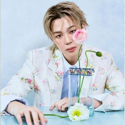 bullethv_'s profile picture. — @BTS_twt my safe place  𐙚                                                 — @elmarianaa ♥︎
 — @ElAlexQuackity  ★                                #Army2017 ✶