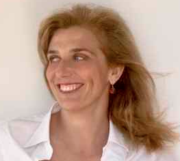 With Antonio Sersale, her husband, Carla owns Le Sirenuse hotel in Positano and manages the boutiques Emporio Le Sirenuse across the street.