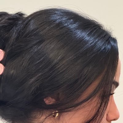 danielaa2316's profile picture. 