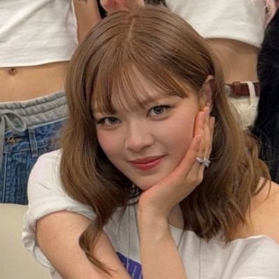 dutra_17y's profile picture. 💿
ari | demi | justin | twice | bp | sc | or 🎶