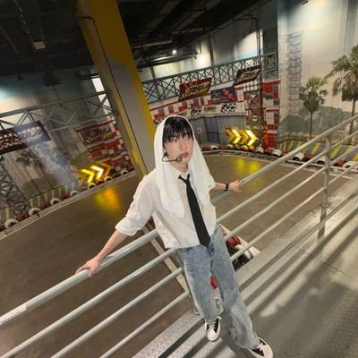 zalesing9's profile picture. 