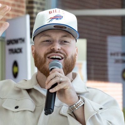 TylerWalker8110's profile picture. Software Sales , National Racing Champion 🏁 (not the other Tyler Walker)