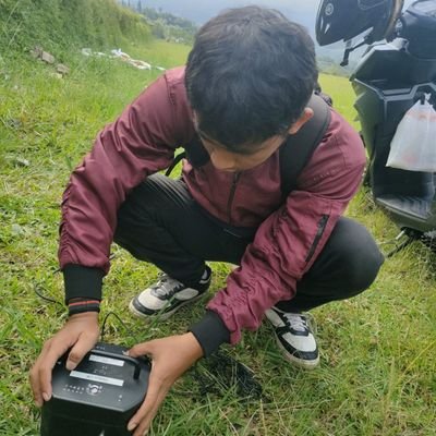 namelessstray__'s profile picture. Just try my best