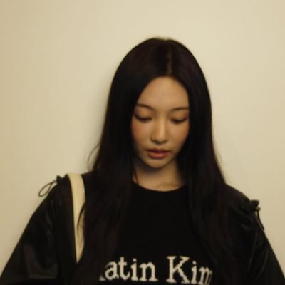 stealmylik_'s profile picture. 이뤄지지 않는 꿈속에서피울 수 없는 꽃을 키웠어