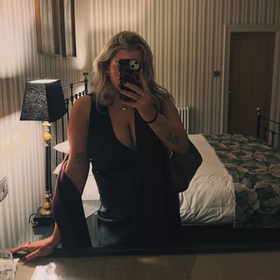 m__illyb's profile picture. ¨̮ ⠀⠀⠀⠀⠀⠀⠀⠀⠀ ⠀⠀⠀⠀⠀⠀⠀⠀⠀ ⠀⠀ ⠀⠀⠀