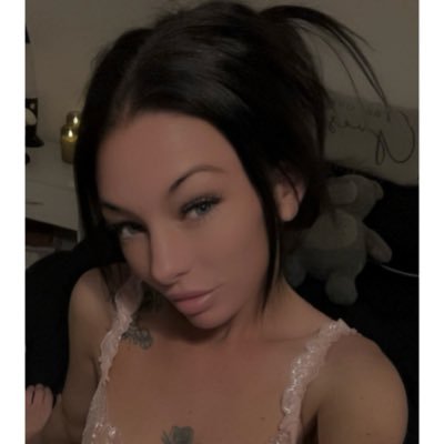 lillybeth2589's profile picture. https://t.co/grlJpLhFV4