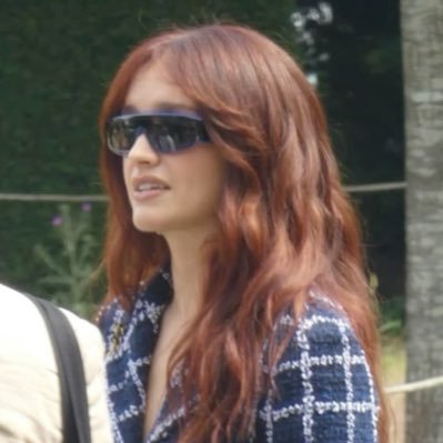 jnklivia's profile picture. jenlivia defense center, how can i help?