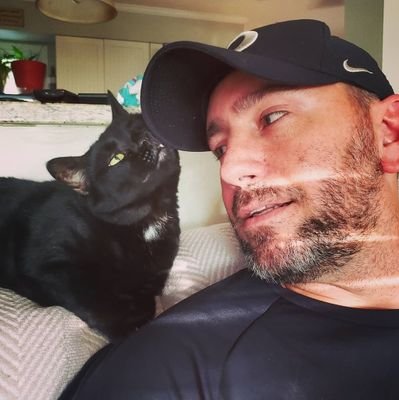 poupsmcgee's profile picture. 