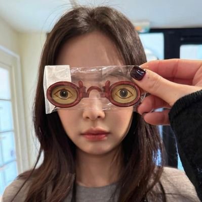 thisthatblink's profile picture. BLACKPINK on top! also gg multi-stan 🫶