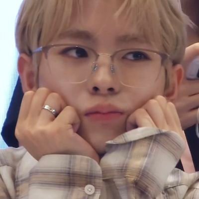 gatinha_kuri's profile picture. wishzen de corpo e alma

| onriyutdaeng poly 🛐