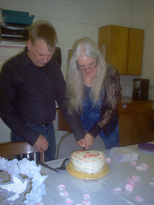 squareflapjack's profile picture. newlywed over 40 madly in love :)