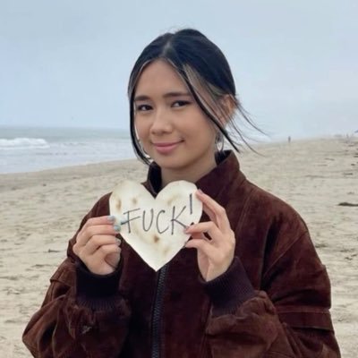 _luvreyel's profile picture. me and my hyper fixations ! 🤓