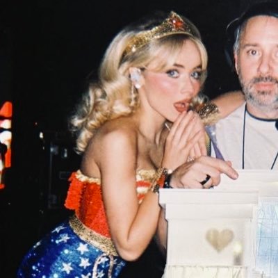 swifttnbats's profile picture. aquarius. coffee addict. eras tour bs as n2.